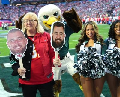 The Special Reason Why Donna Kelce Wears Her Chiefs and Eagles Bracelets on  Game Day | Parade Magazine | wenatcheeworld.com