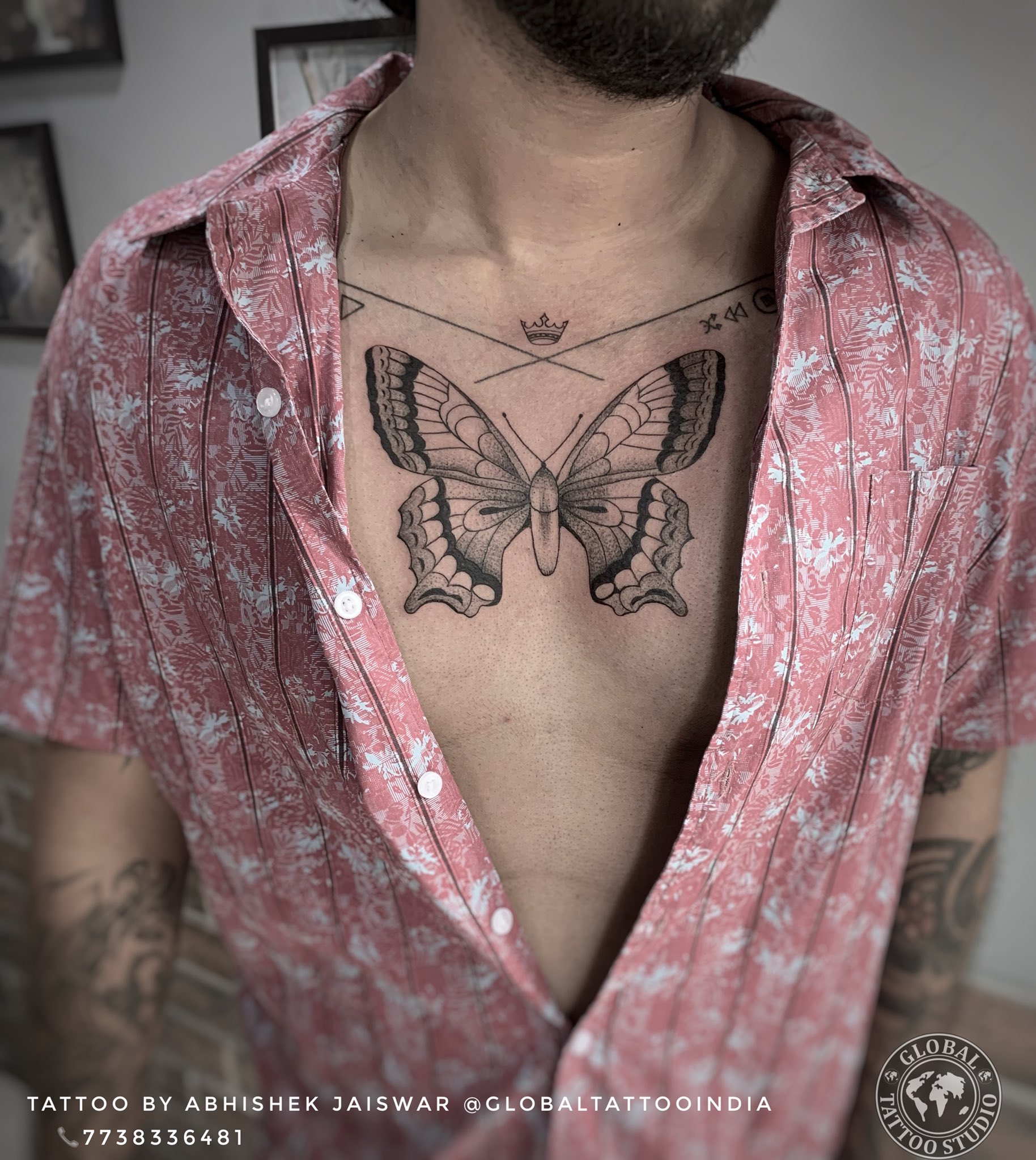 Butterfly Back Tattoo 照片图像