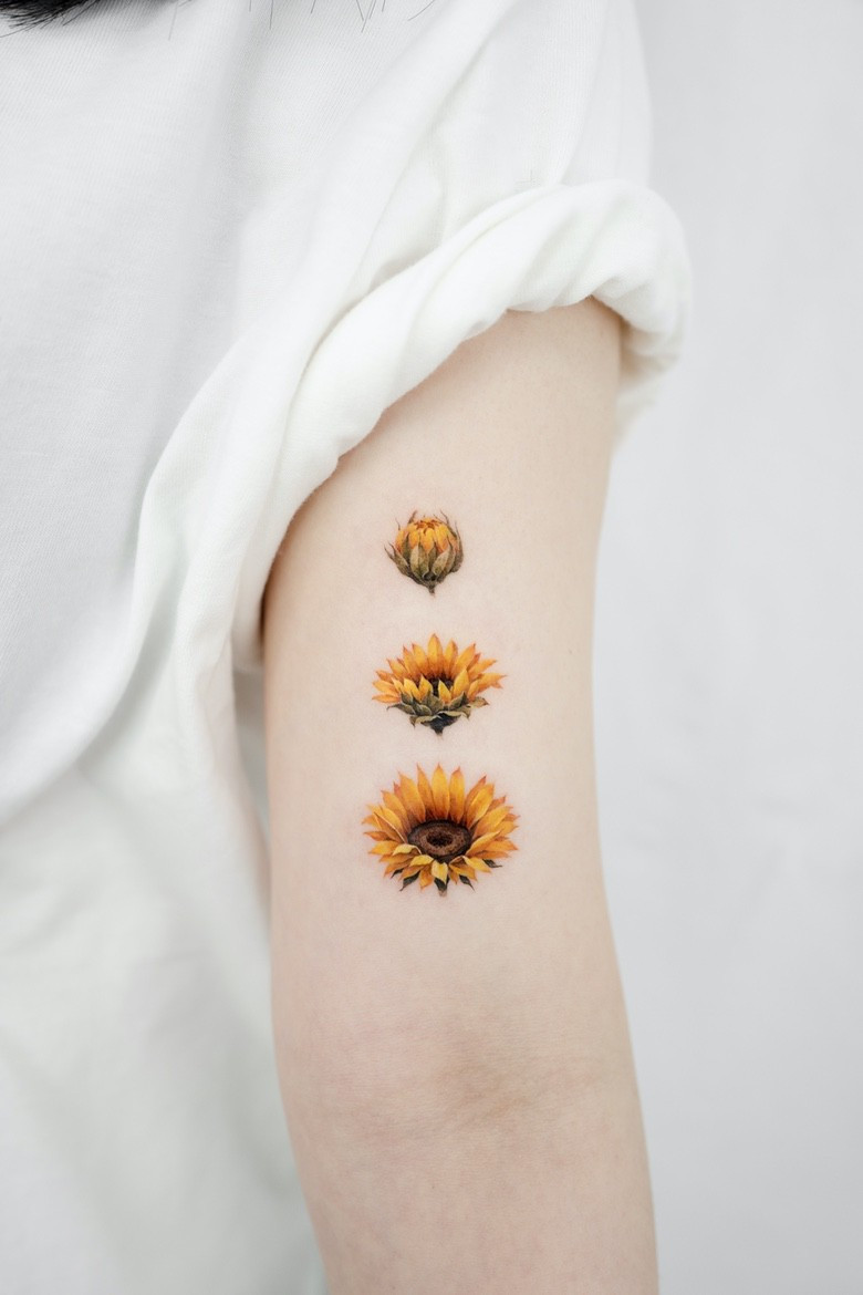 Sunflower tattoo - tattooist Dong Hwa Kim