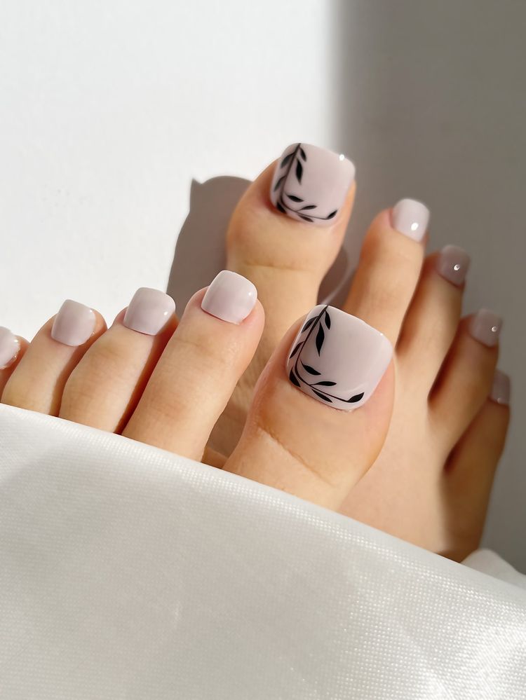 The cutest toe nail designs of the year