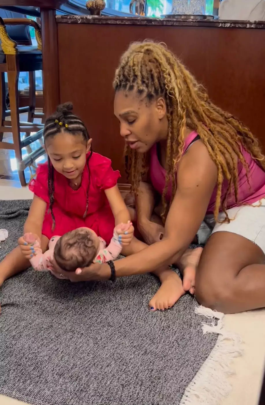 Serena Williams Shares Sweet Video of Daughter Alexis Giving Little Sister Adira a âWork Outâ 