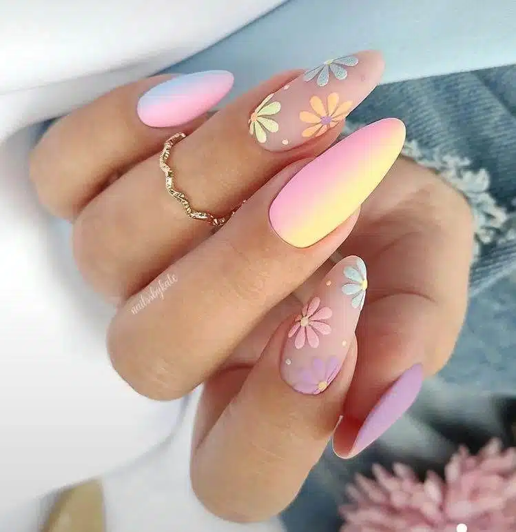30 Chic Pastel Nail Designs To Look Pretty All Year Round - 201
