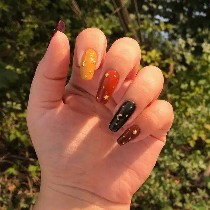 30 Easy-To-Copy Fall Manicure Looks - 233