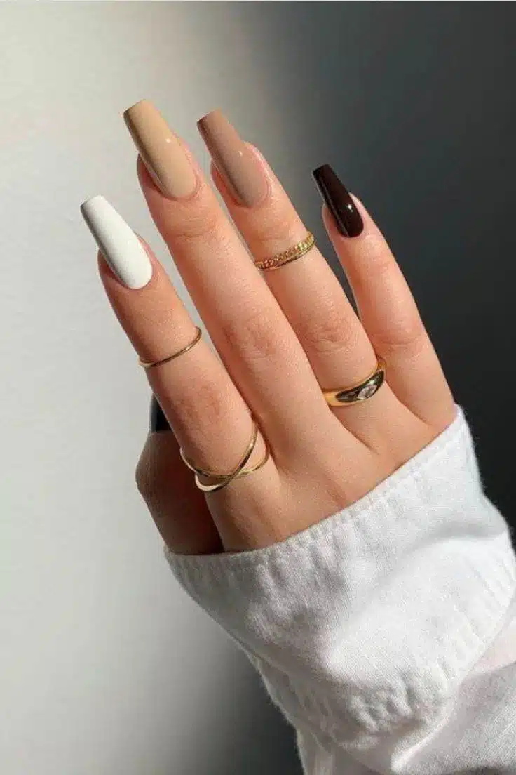 30 Easy-To-Copy Fall Manicure Looks - 209