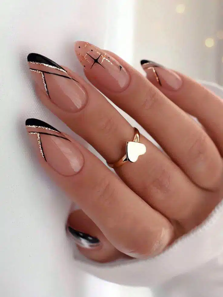 30 Elegant Black Nail Designs For Classy Beauty - 217
