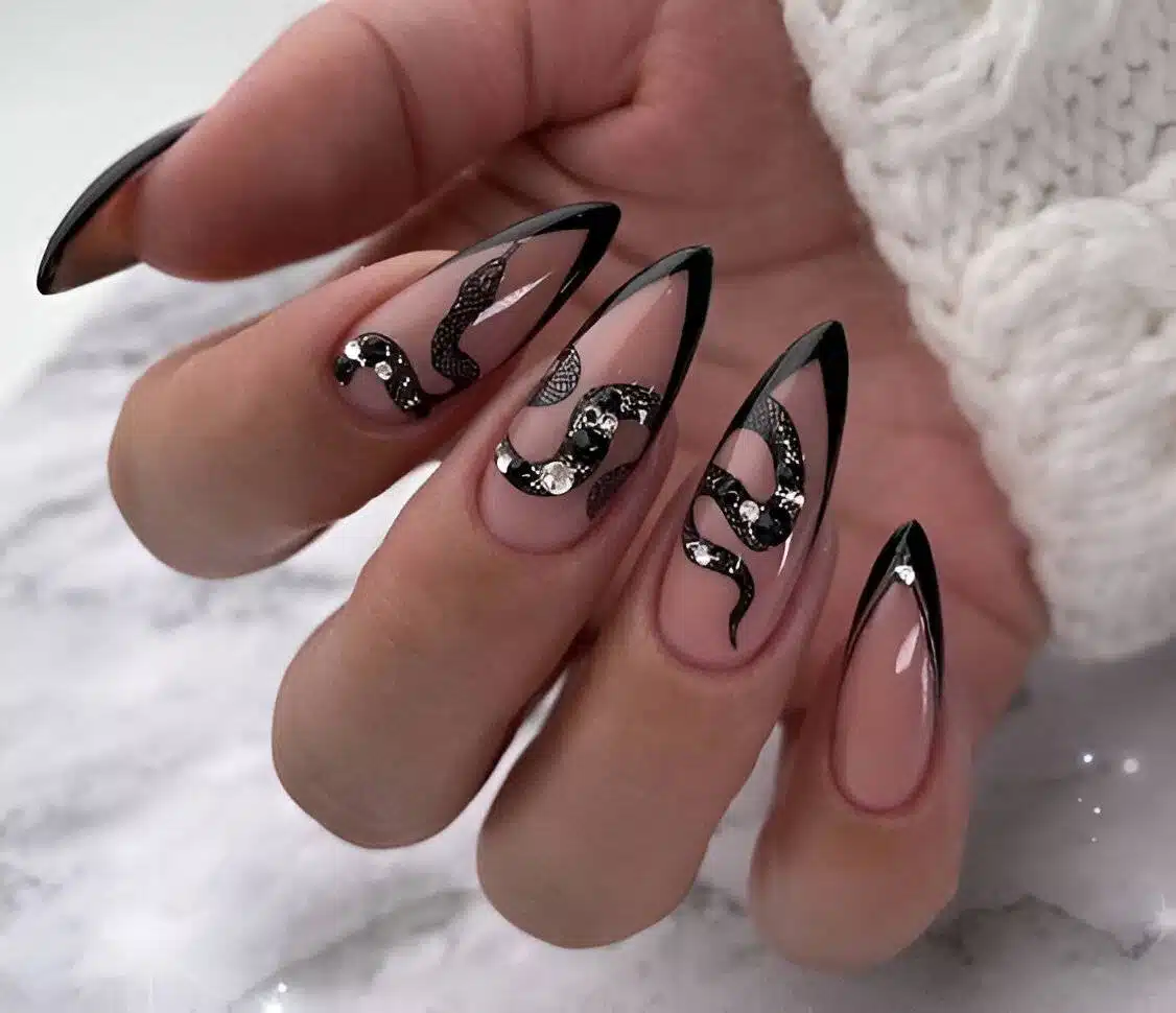 30 Elegant Black Nail Designs For Classy Beauty - 209