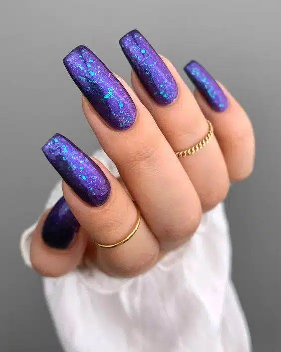 30 Glam Metallic Manicure Looks That Are The Top Of Feminity - 215