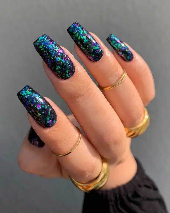 30 Glam Metallic Manicure Looks That Are The Top Of Feminity - 219