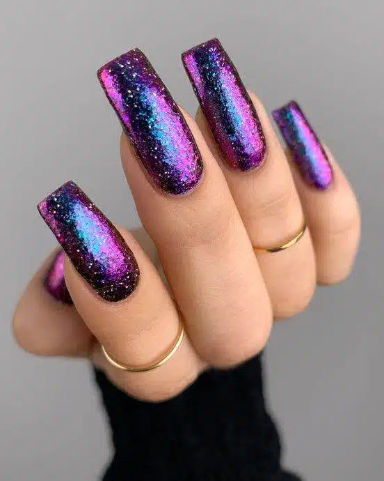 30 Glam Metallic Manicure Looks That Are The Top Of Feminity - 221