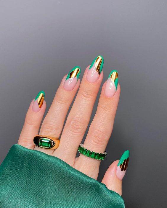 30 Glam Metallic Manicure Looks That Are The Top Of Feminity - 231