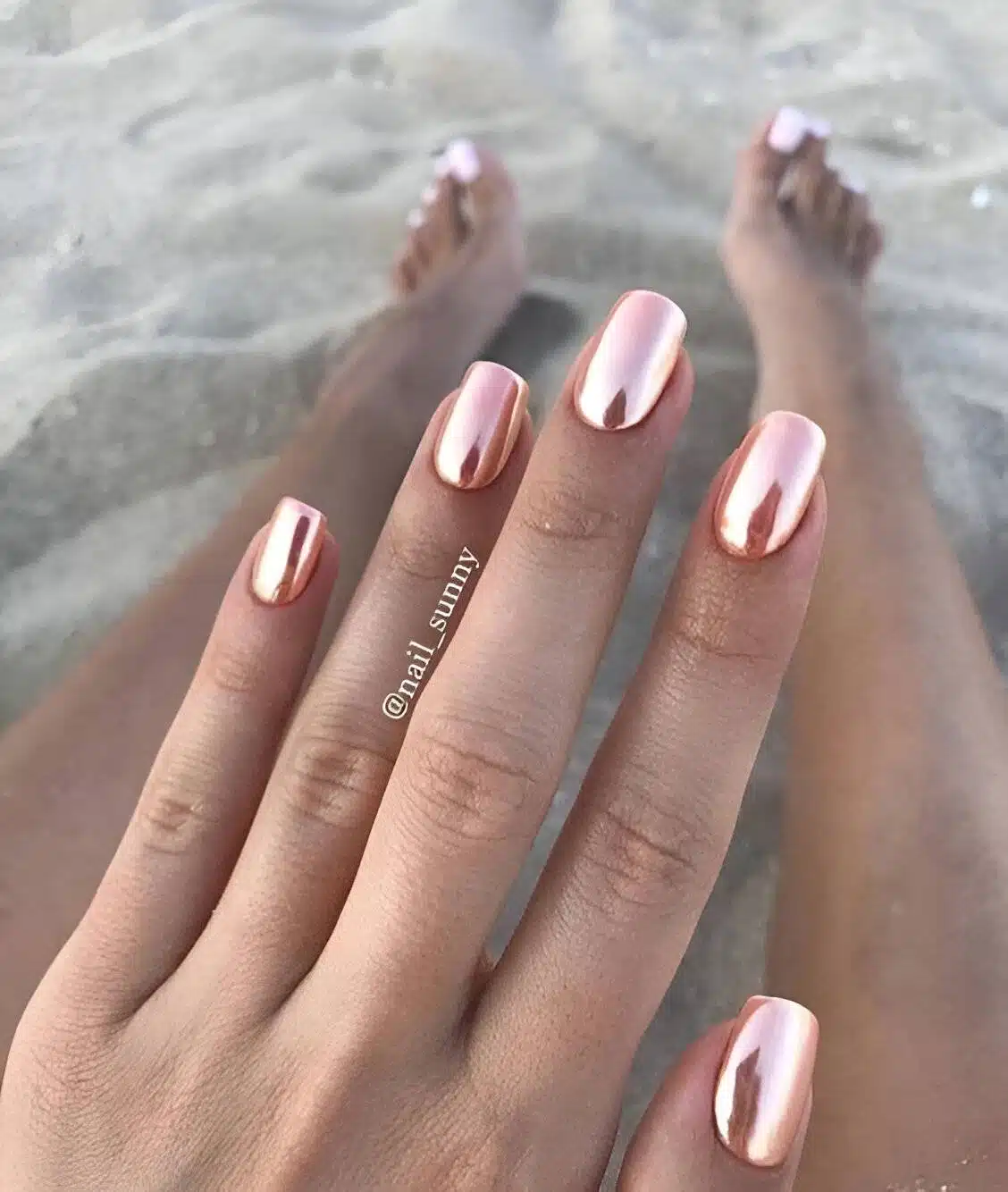 30 Glam Metallic Manicure Looks That Are The Top Of Feminity - 249