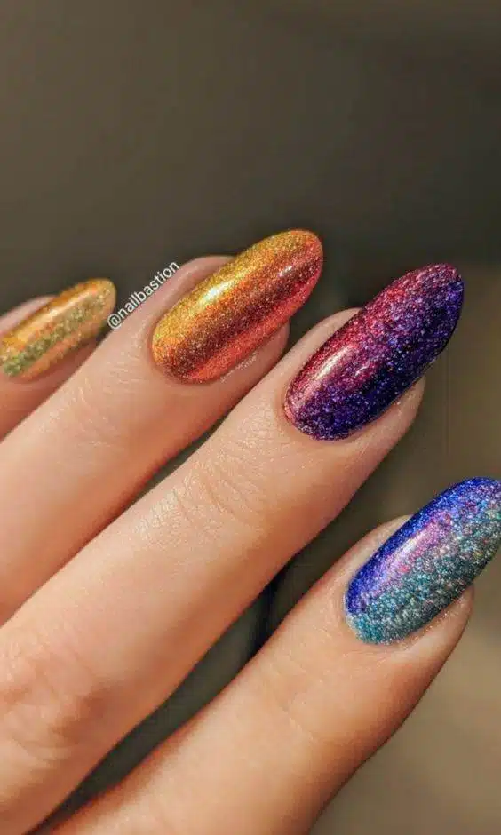 30 Glam Metallic Manicure Looks That Are The Top Of Feminity - 207