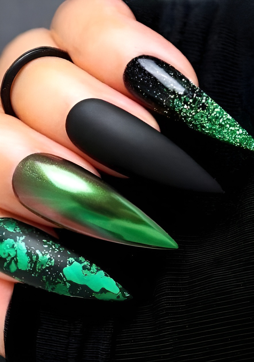 30 Hottest Black And Green Nails - 223