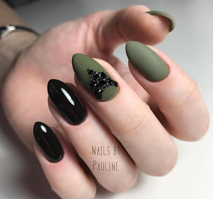 30 Hottest Black And Green Nails - 201