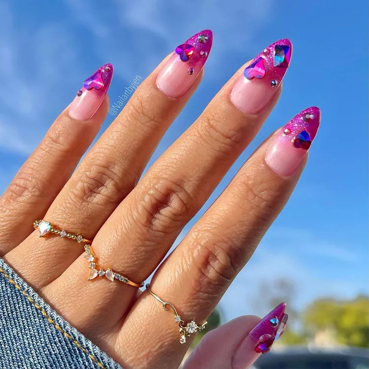 30 Irresistible Viva Magenta Manicures You Will Want To Wear All Year - 211