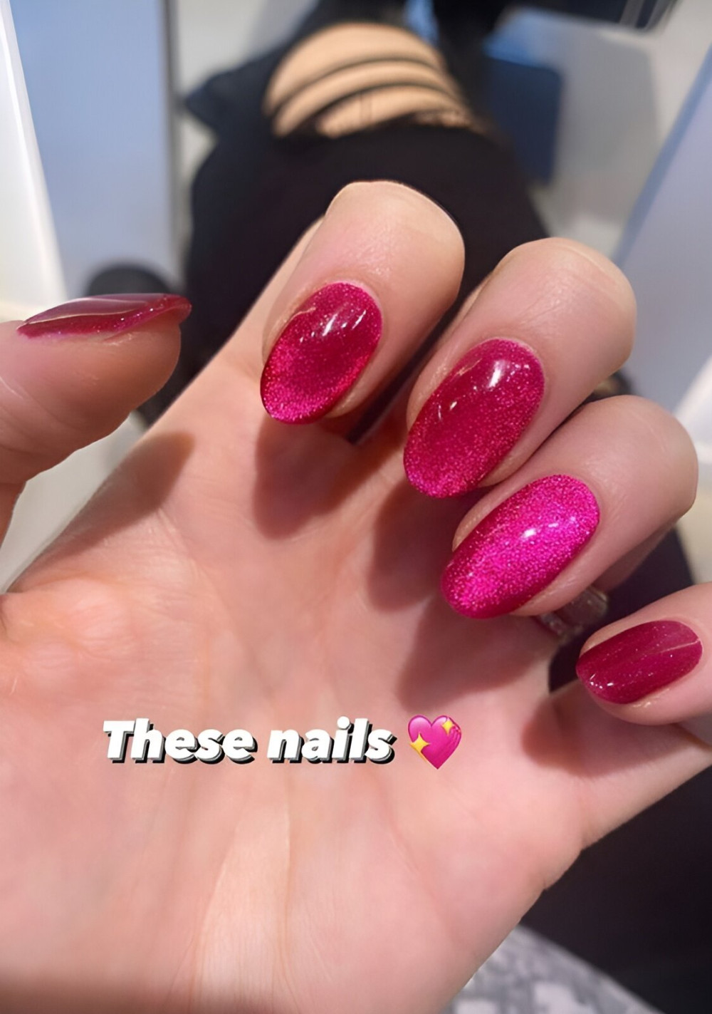 30 Irresistible Viva Magenta Manicures You Will Want To Wear All Year - 213