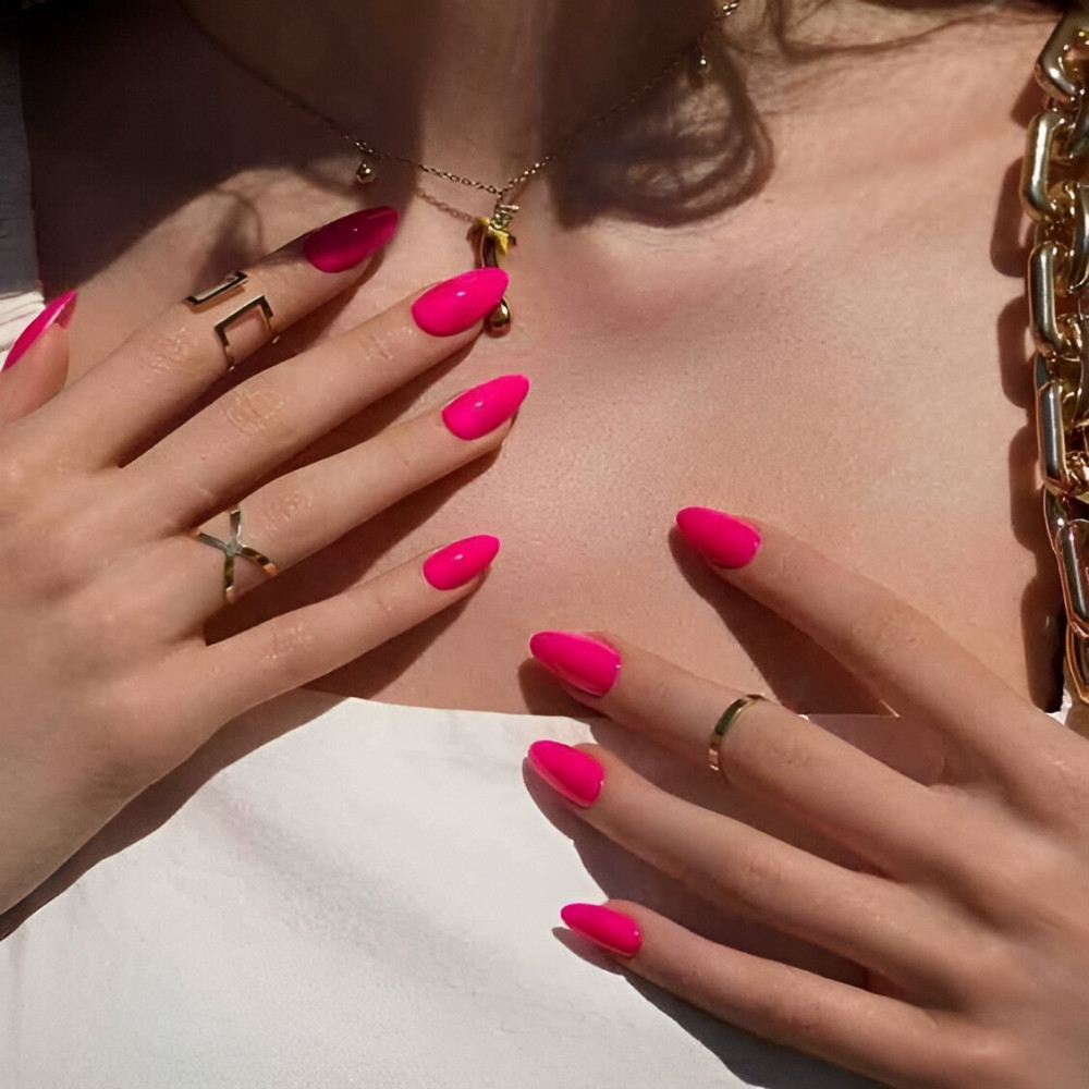 30 Irresistible Viva Magenta Manicures You Will Want To Wear All Year - 225