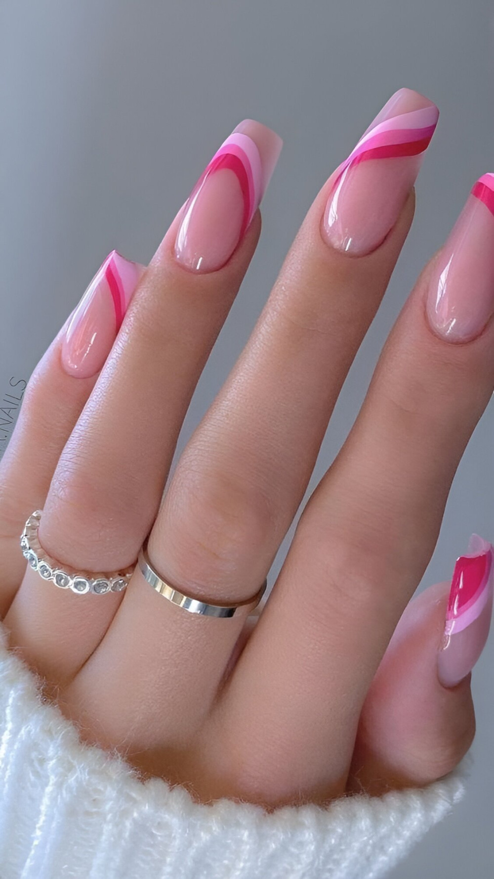 30 Irresistible Viva Magenta Manicures You Will Want To Wear All Year - 237