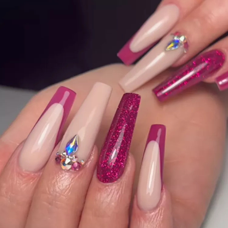 30 Irresistible Viva Magenta Manicures You Will Want To Wear All Year - 203