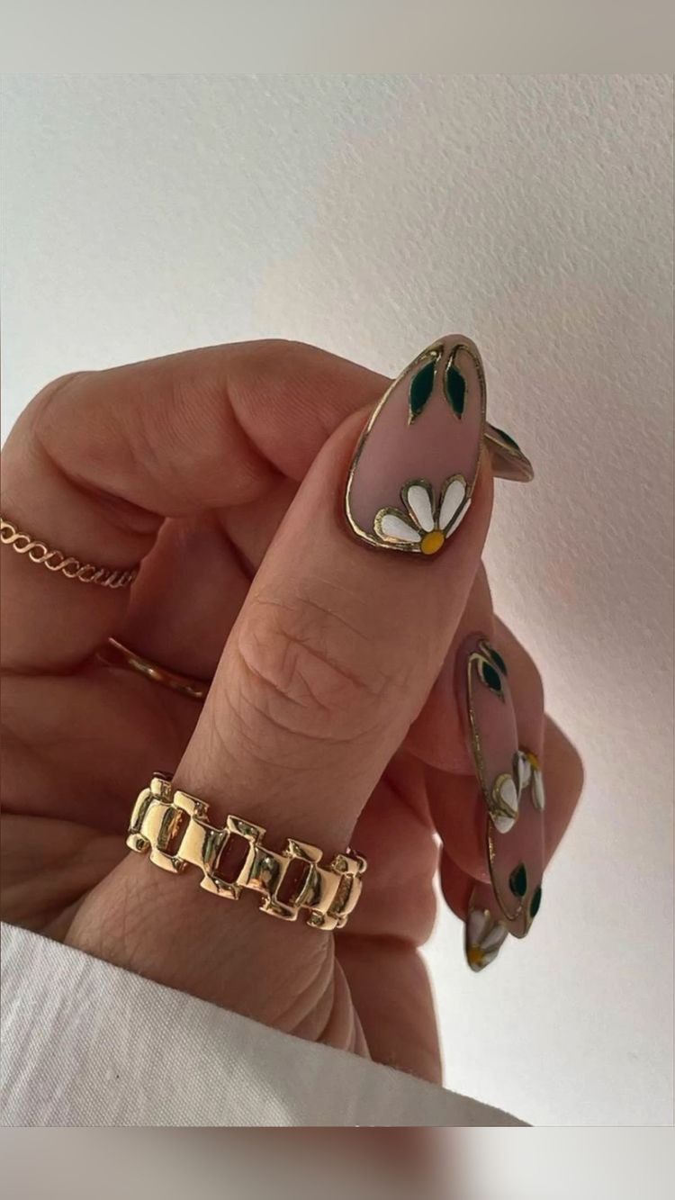 30 Majestic Glass-Stained Nail Art Designs To Make You A Queen - 215