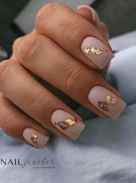 30 Simple But Pretty Short Square Nails - 219