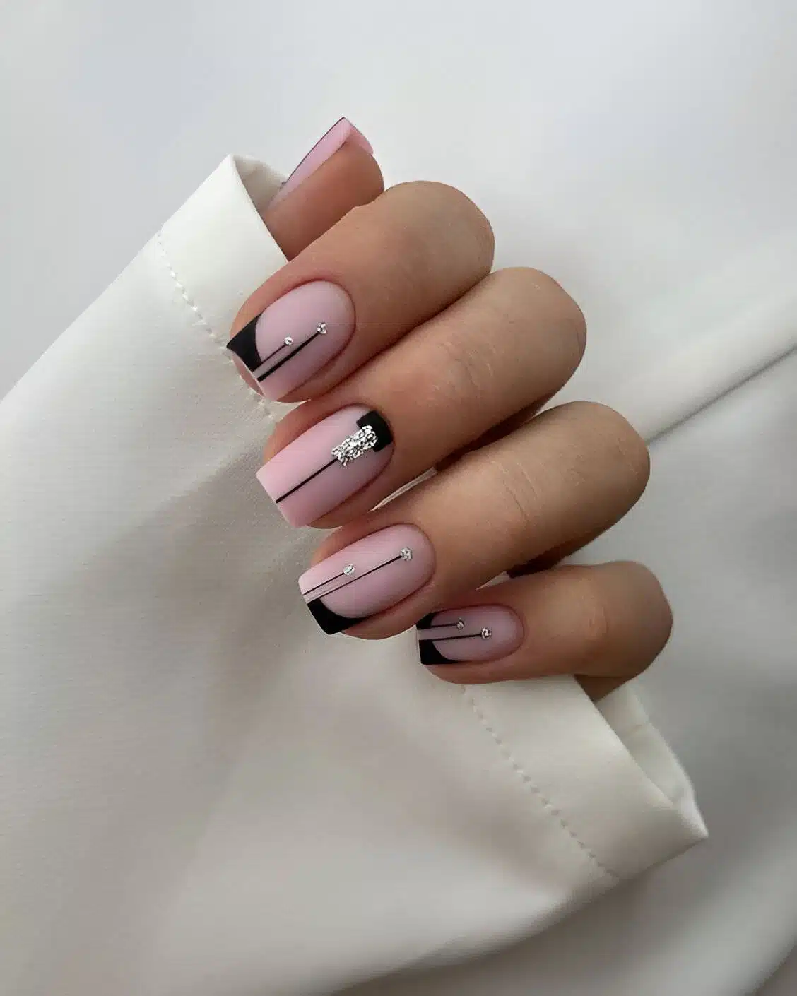 30 Simple But Pretty Short Square Nails - 221