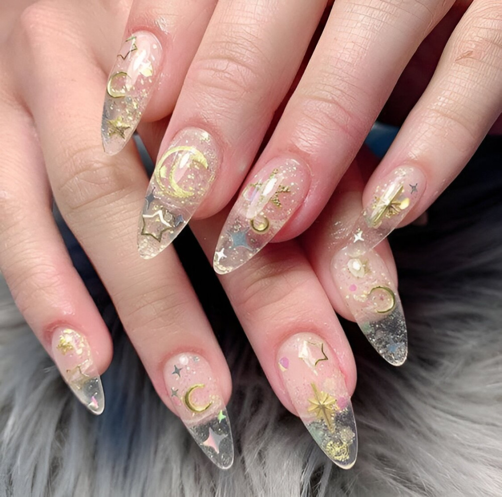 35 Gorgeous Clear Crystal Nails That Are Lovely As Cinderella’s Glass Slippers - 221