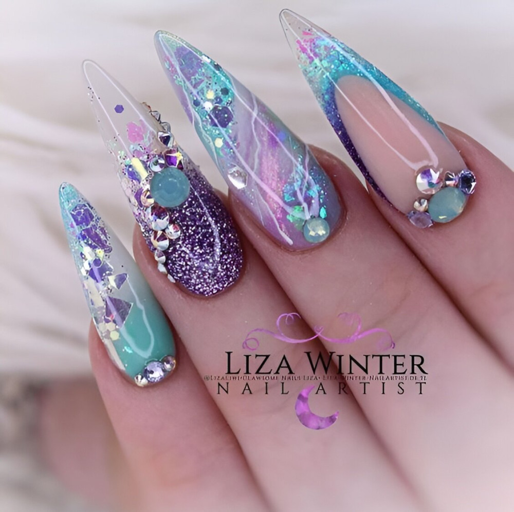 35 Gorgeous Clear Crystal Nails That Are Lovely As Cinderella’s Glass Slippers - 225