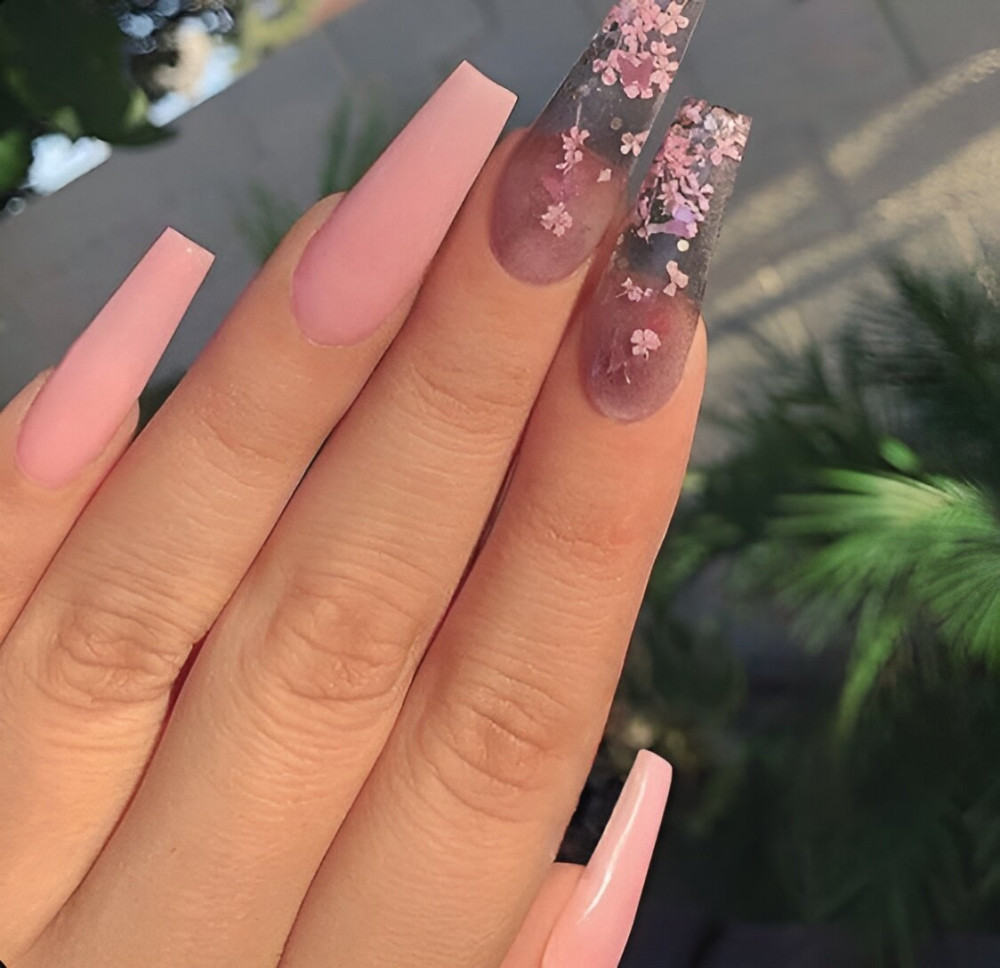35 Gorgeous Clear Crystal Nails That Are Lovely As Cinderella’s Glass Slippers - 229