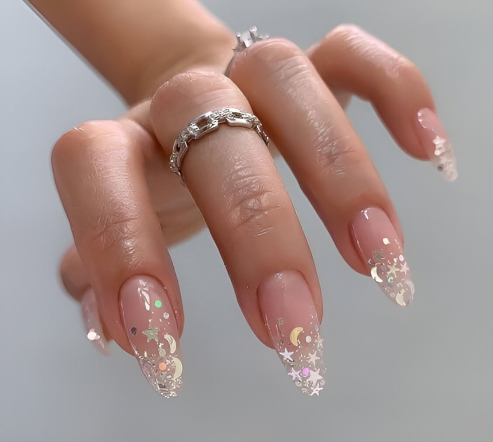35 Gorgeous Clear Crystal Nails That Are Lovely As Cinderella’s Glass Slippers - 231