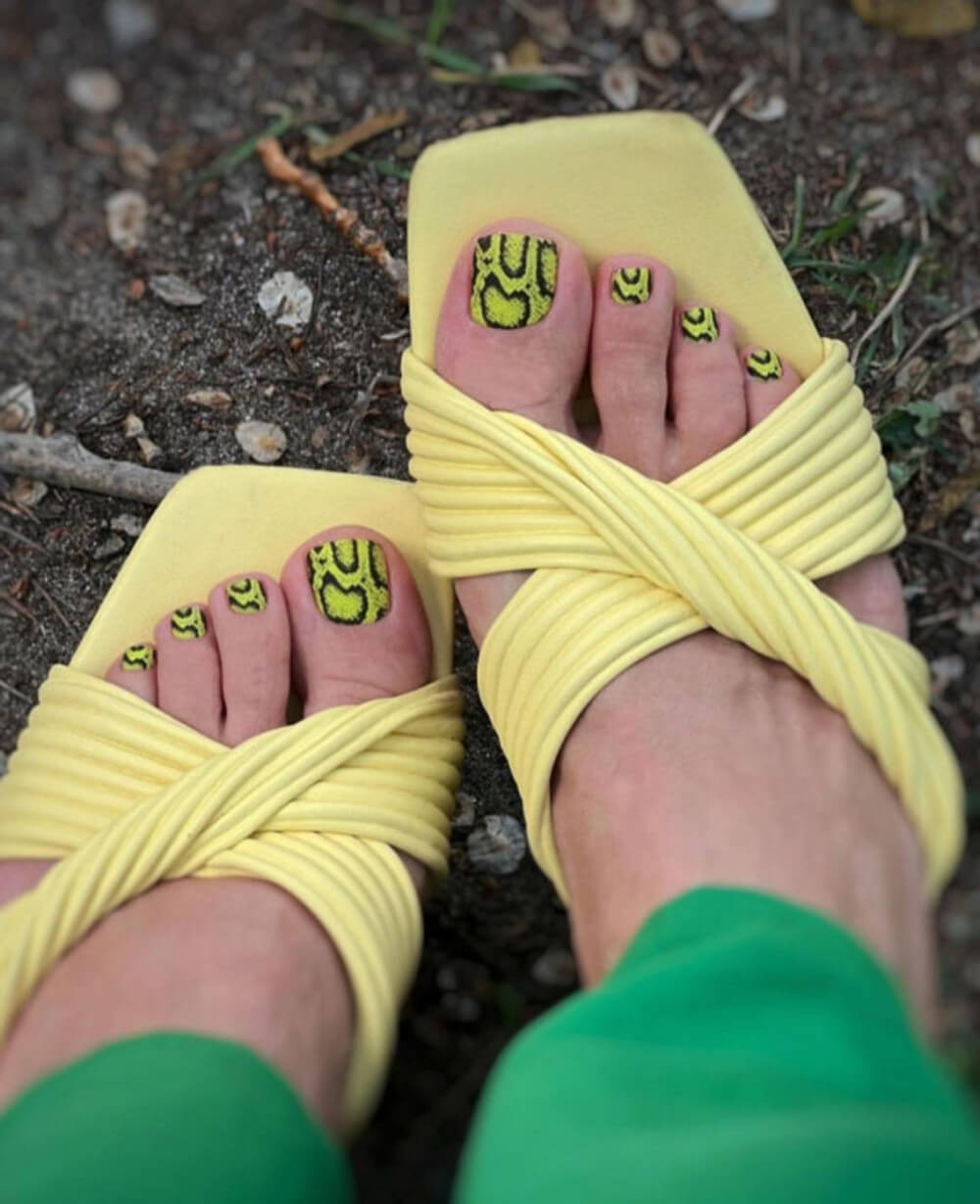 40 Pedicure Designs That You Need In Your Life Right Now - 279
