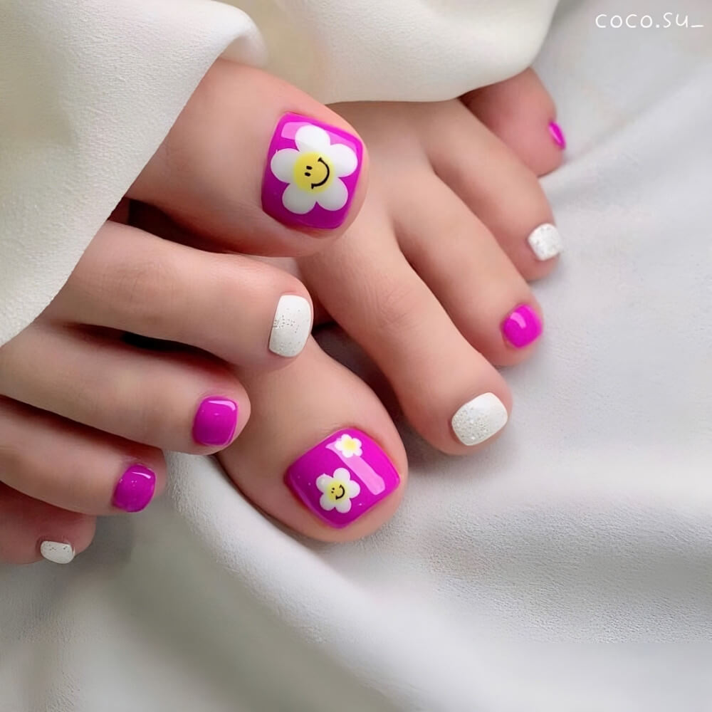 40 Pedicure Designs That You Need In Your Life Right Now - 291