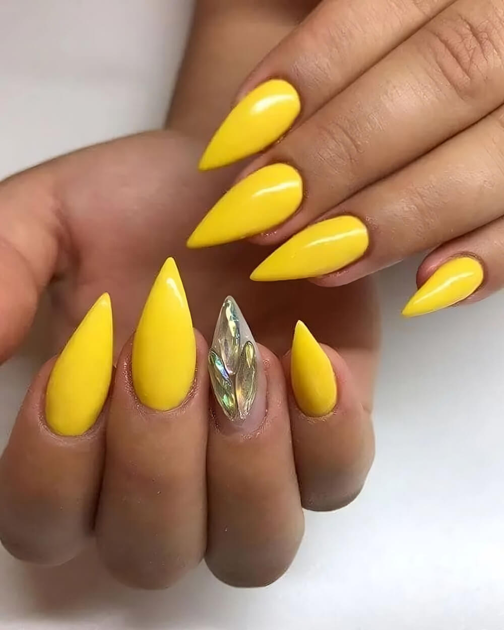 40 Stunning Yellow Acrylic Nails To Shine All Year Long - 293