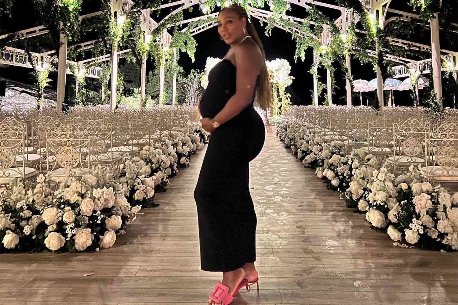 Pregnant Serena Williams Shows Off Her Bump in Italy