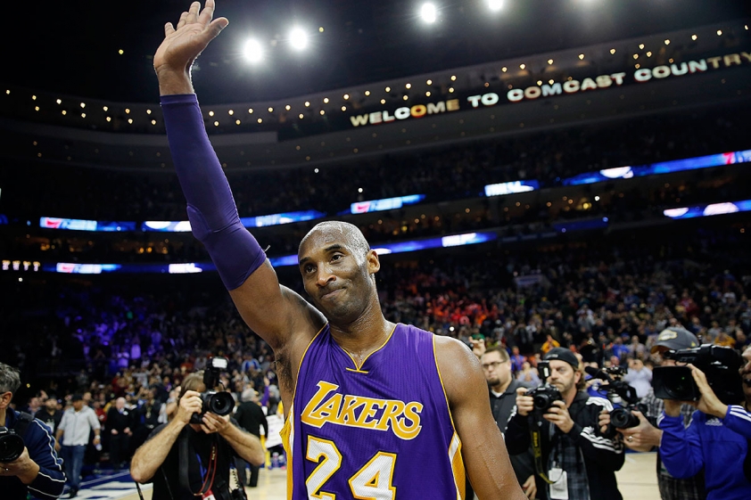 Cố huyền thoại bóng rổ Kobe Bryant được dựng tượng tri ân vào ngày đặc biệt 317949