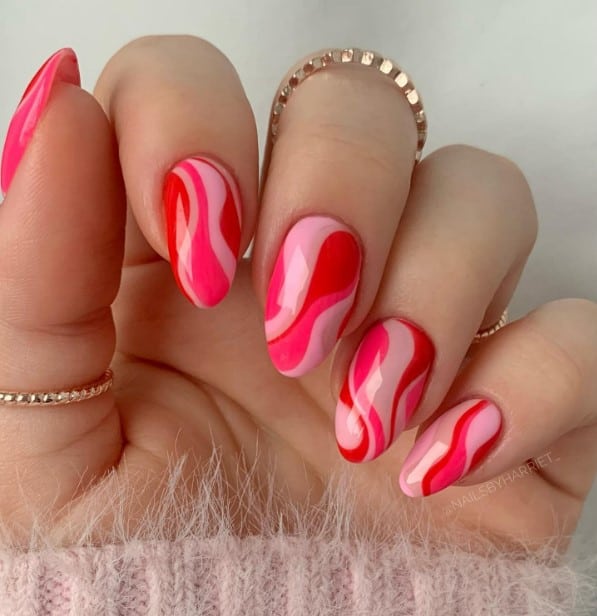 36 Flirty Pink and Red Nails We're Totally Swooning Over!