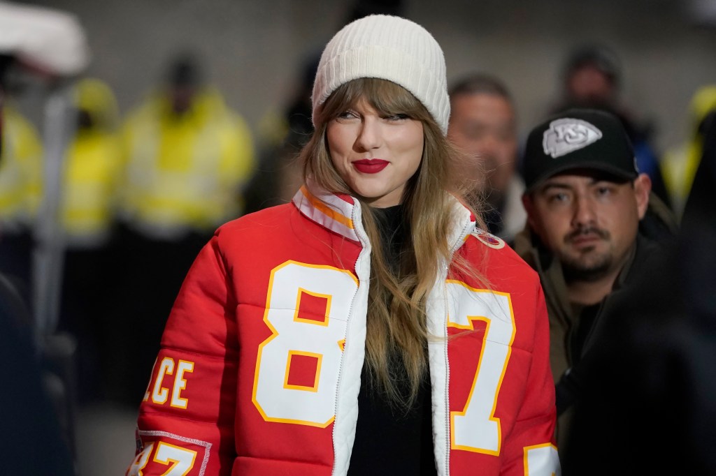 The game was star-studded with defending SuperBowl Champions and fans like Taylor Swift.