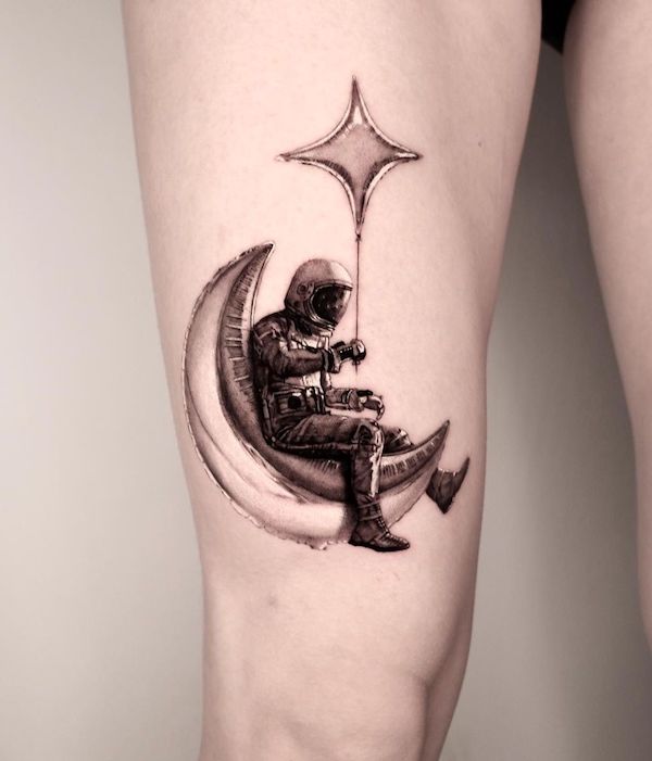 Astronaut on the moon by @chan_ink