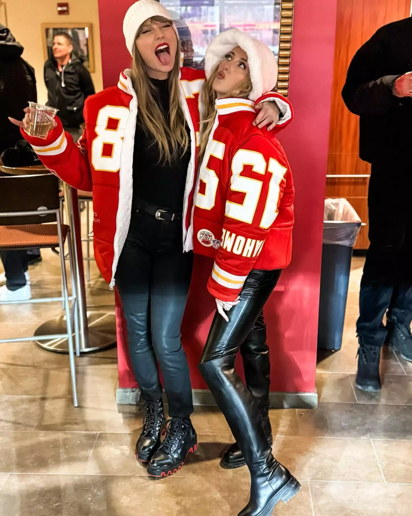 Taylor Swift Poses with Brittany Mahoмes After Kansas City Chiefs' Victory