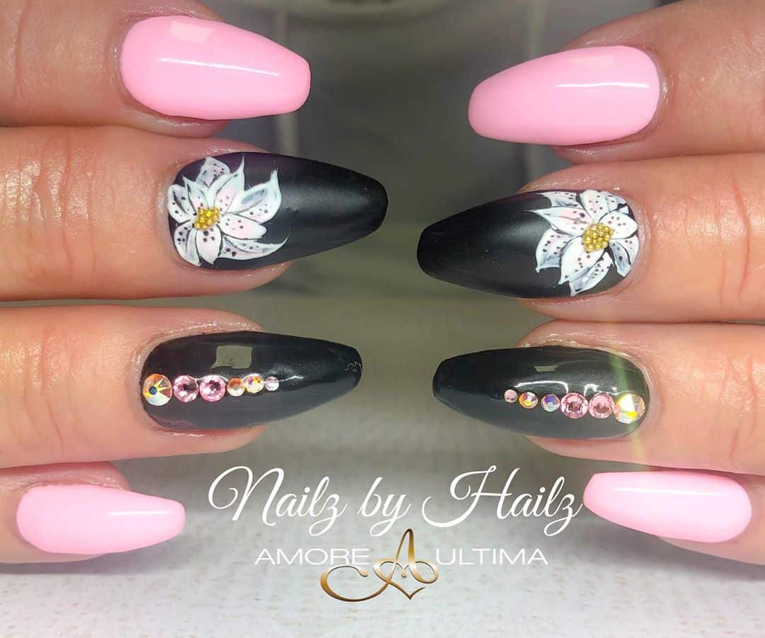 ""Nail-Art-06""