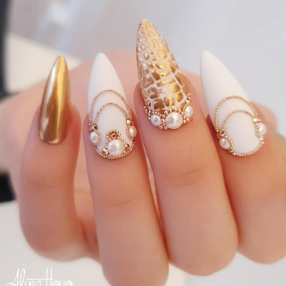 All That Glitters: 37 Gold Nails Designs To Try