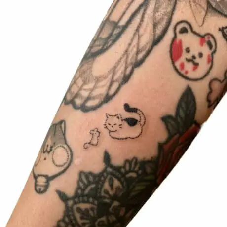 Cute cat tattoos for men by misalivesin