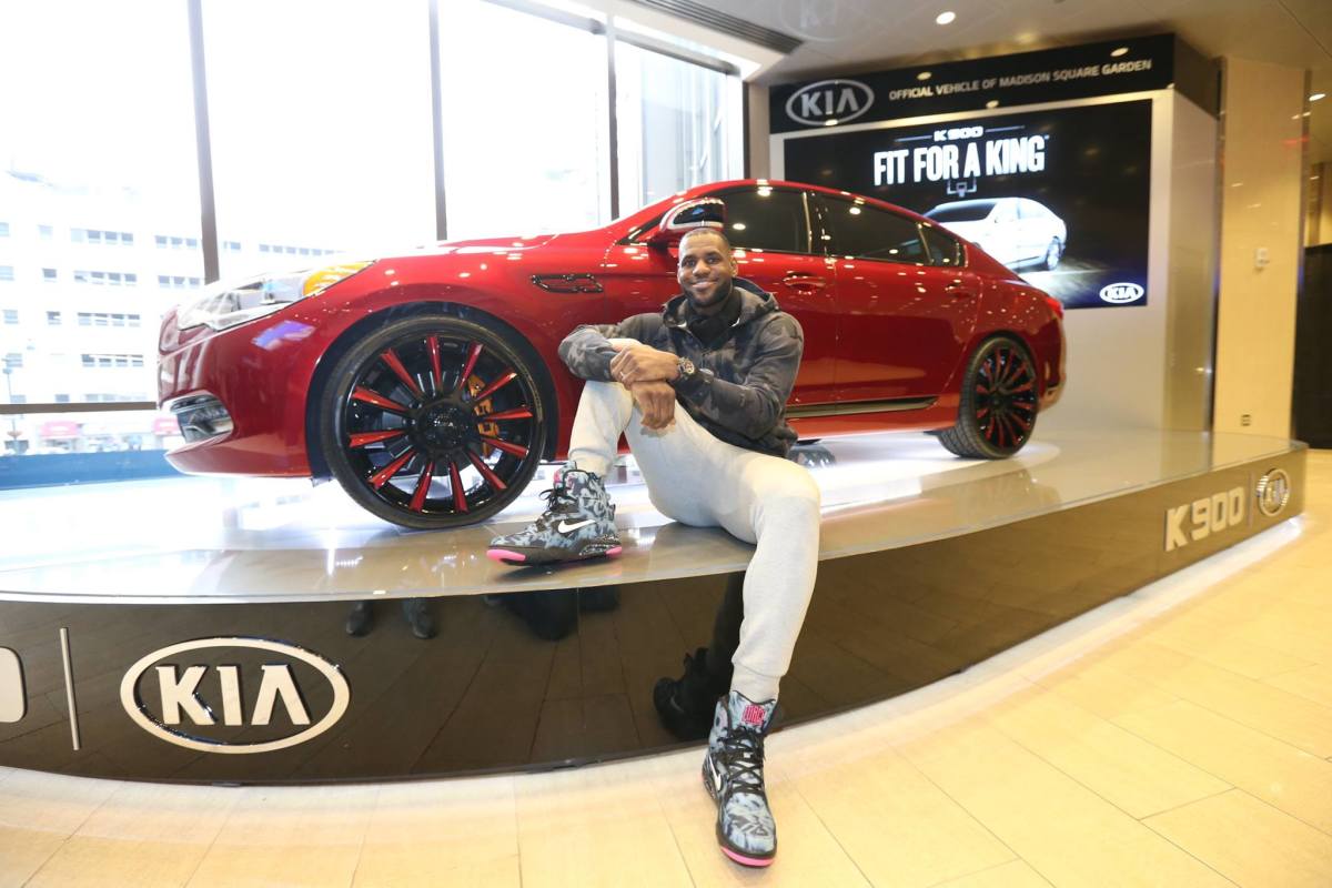 2015 Kia K900 LeBron James