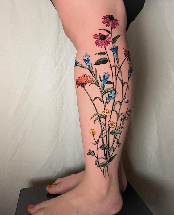 Daisy and campanula tattoo