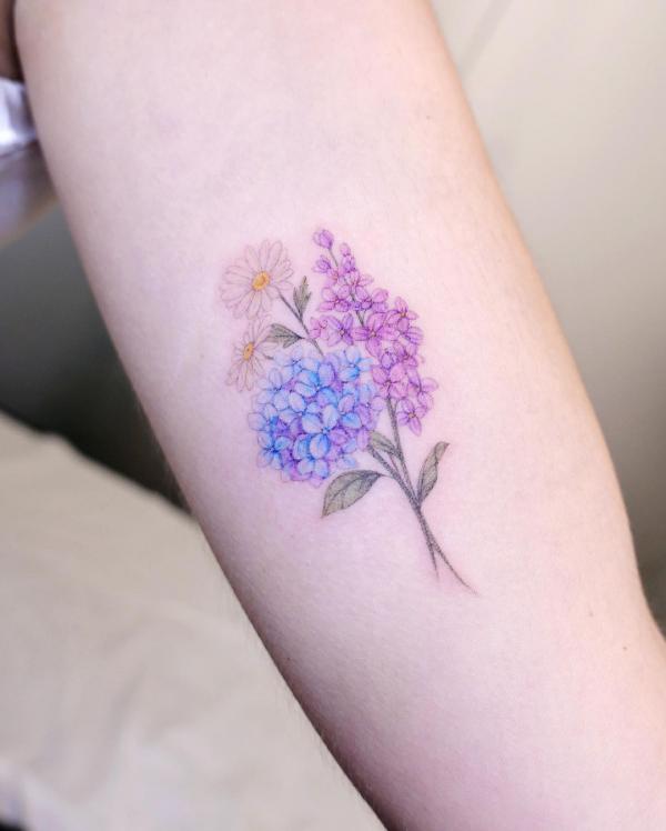 Hydrangea daisy and lilac