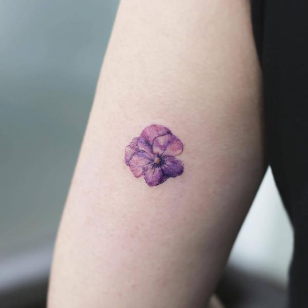 Simple violet tattoo design