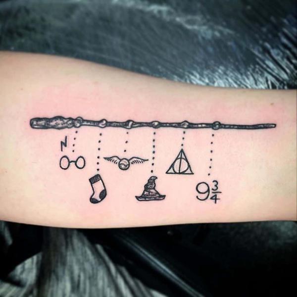 Wand with glasses stockings Golden Snitch Sorting Hat deathly hallows Nine and Three Quarters tattoo