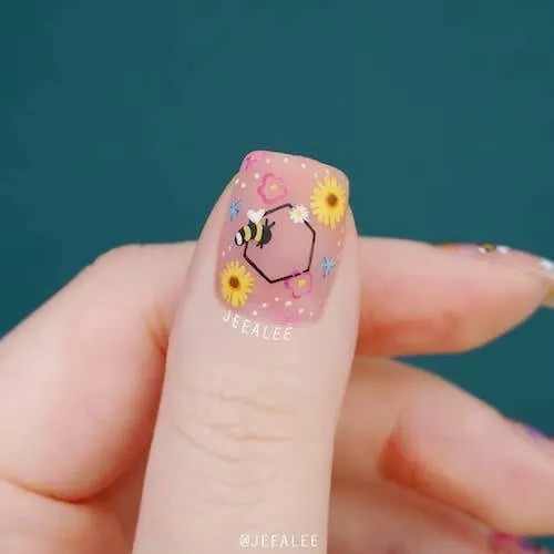 bee nail designs