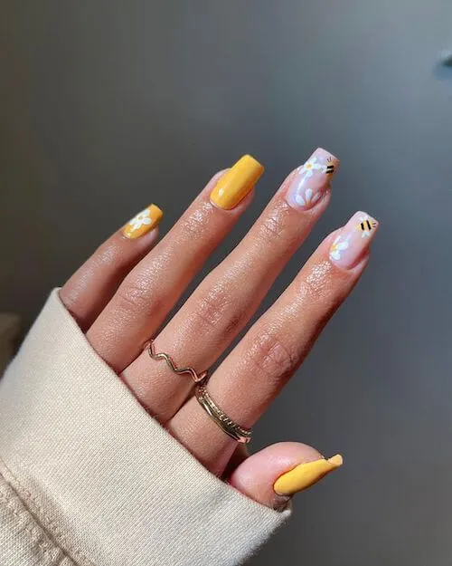 bee nail designs