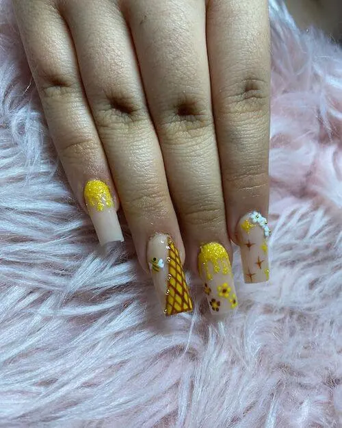 bee nail designs